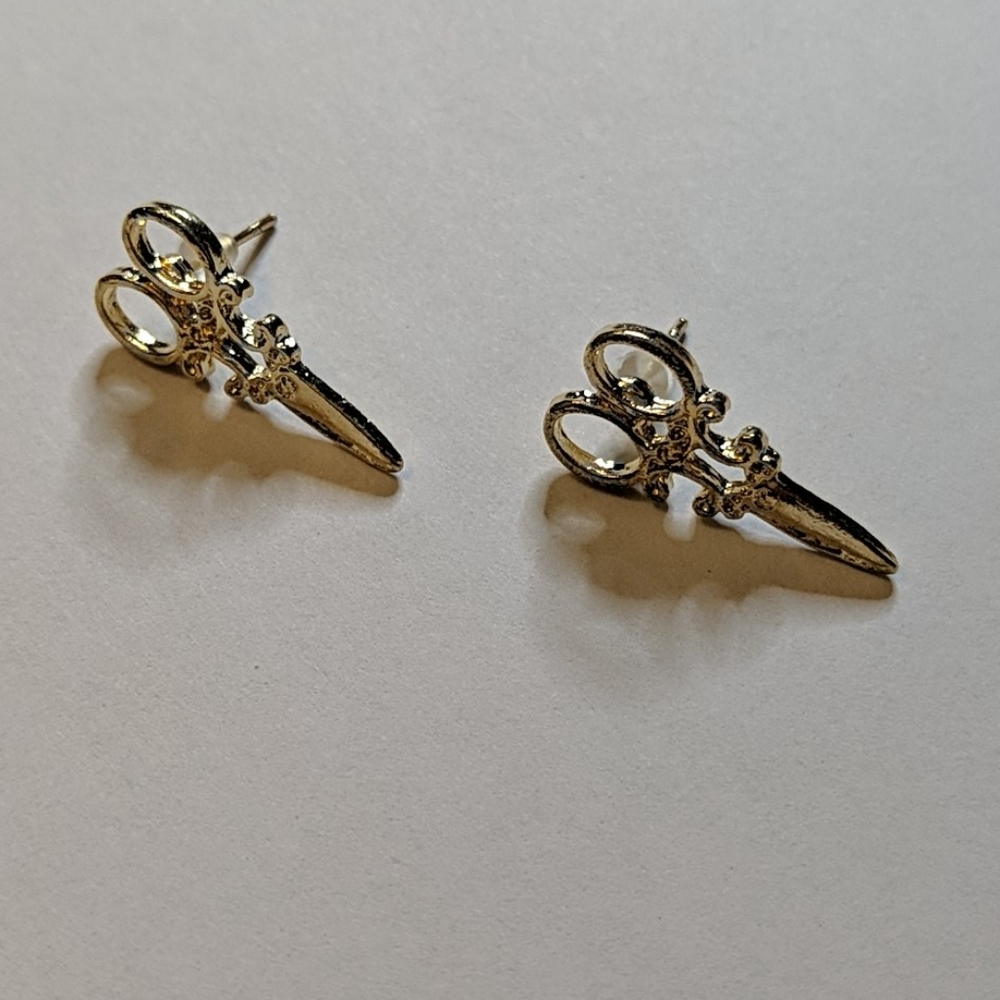 Scissor gold stud earrings - Picture 4 of 6